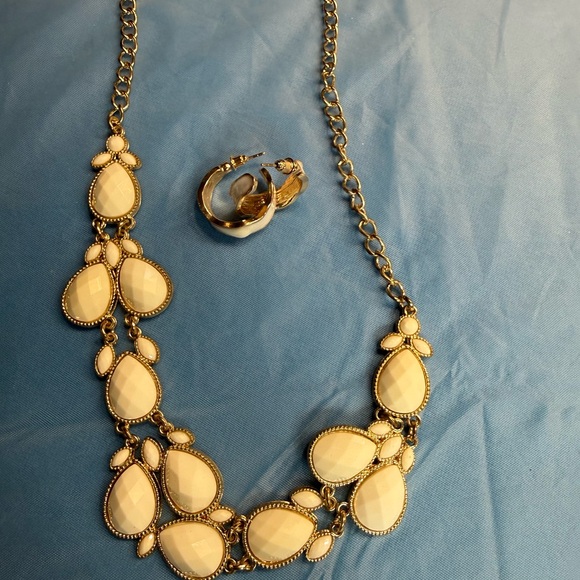 paparazzi Jewelry - Paparazzi Cream and Gold Necklace Set